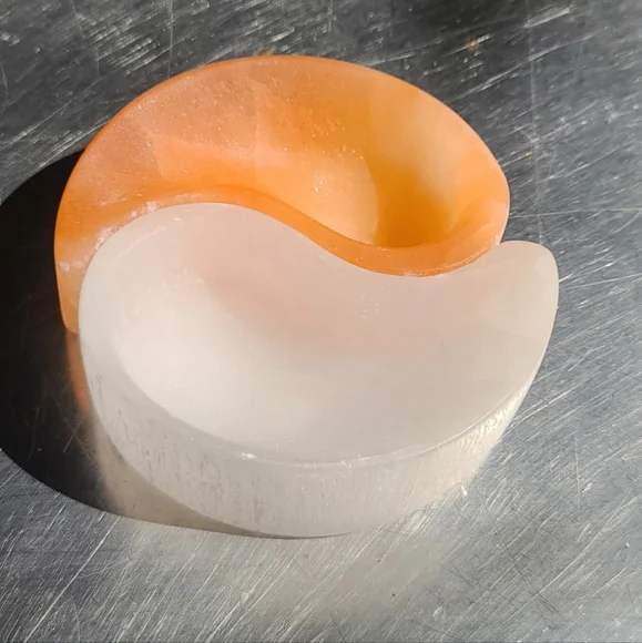 Selenite polished crystal yin yang bowl set - Picture 7 of 7
